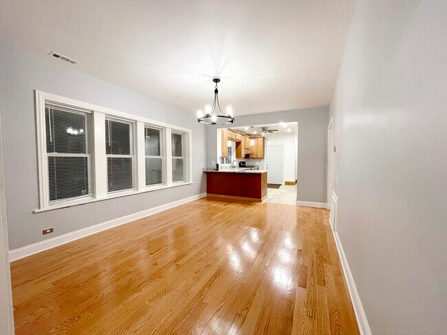 Foto del edificio - 6326 N Rockwell St