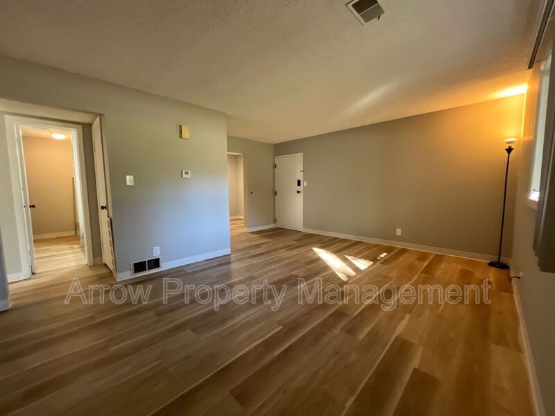 Foto principal - 320 Lincoln St