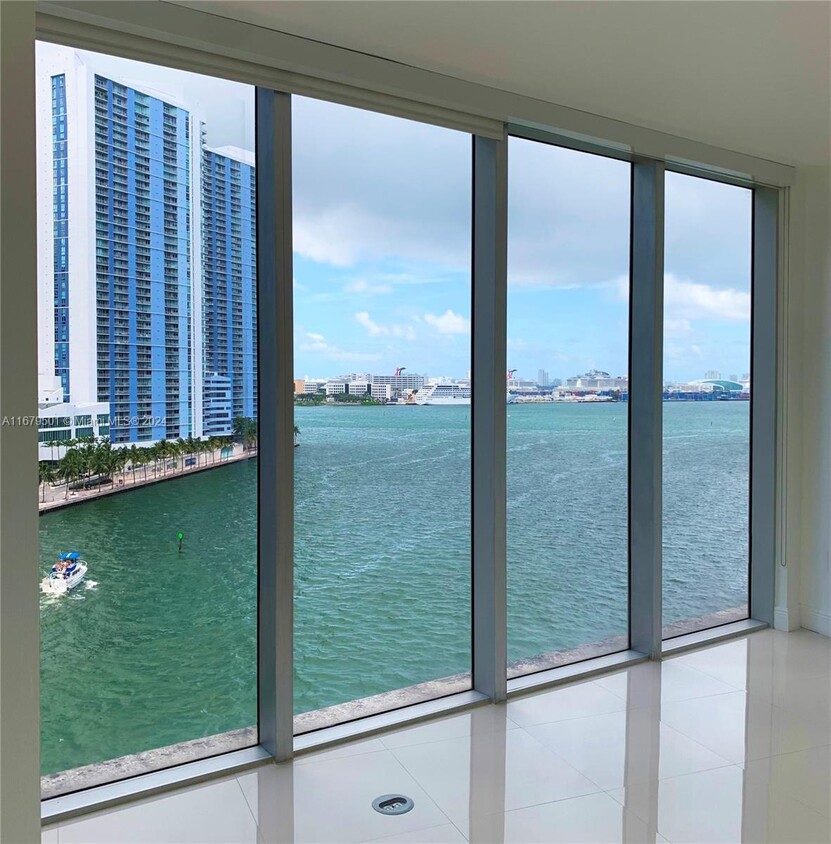 Foto principal - 465 Brickell Ave