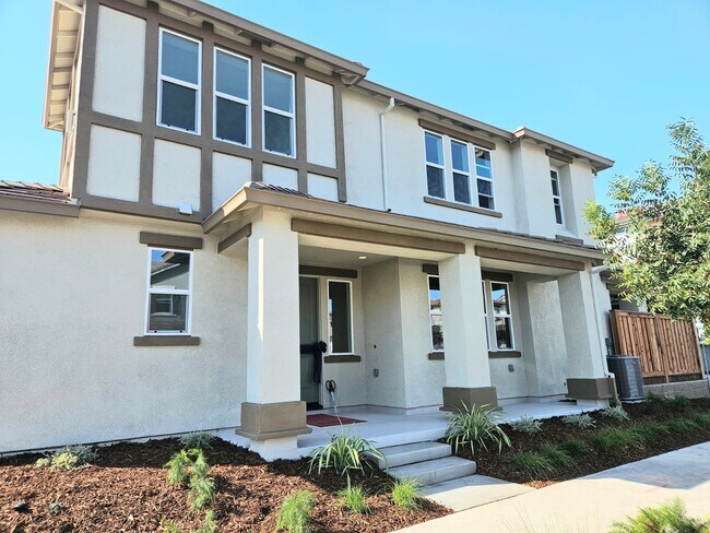 Building Photo - 1832 Chandler Dr