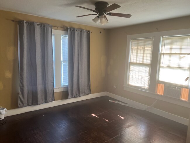 Foto del edificio - 3305 Fairfields Ave