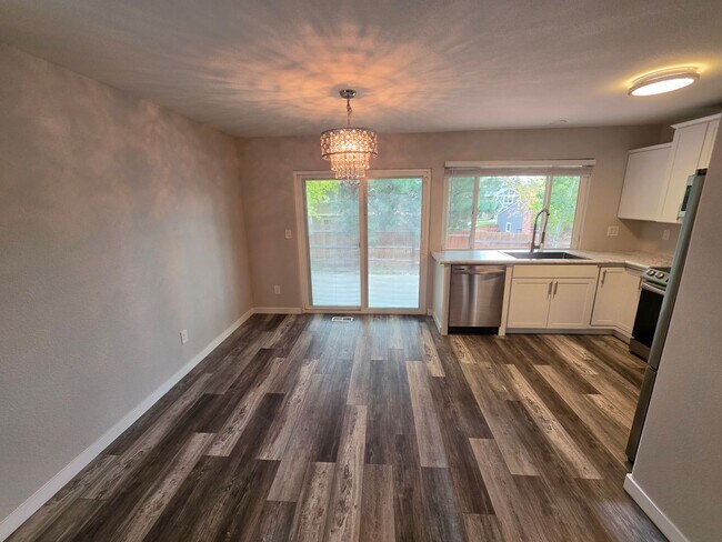 Building Photo - 6094 S Kingston Cir