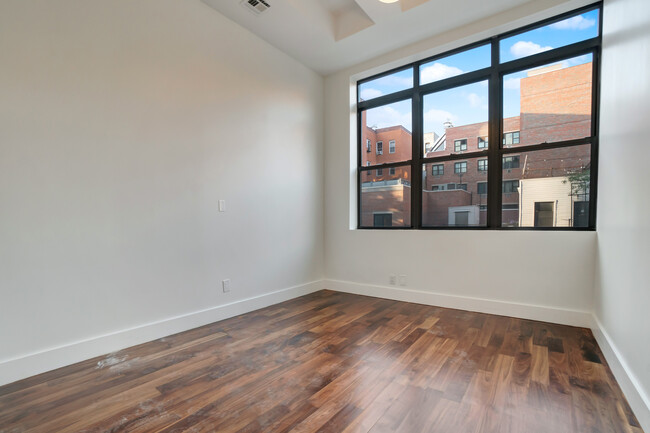 Building Photo - 120 S 4th St
