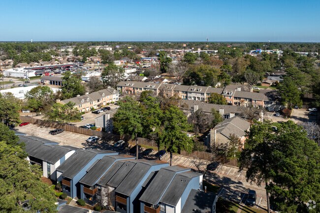 Foto aérea - The Townhomes at Pinehollow