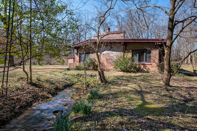 Foto del edificio - 4601 Dustin Ln