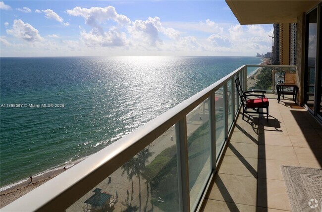 Building Photo - 16699 Collins Ave