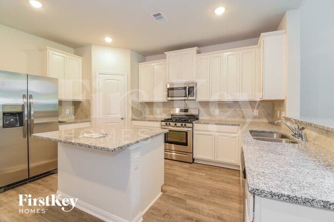 Foto del edificio - 317 Lk Wy Cir