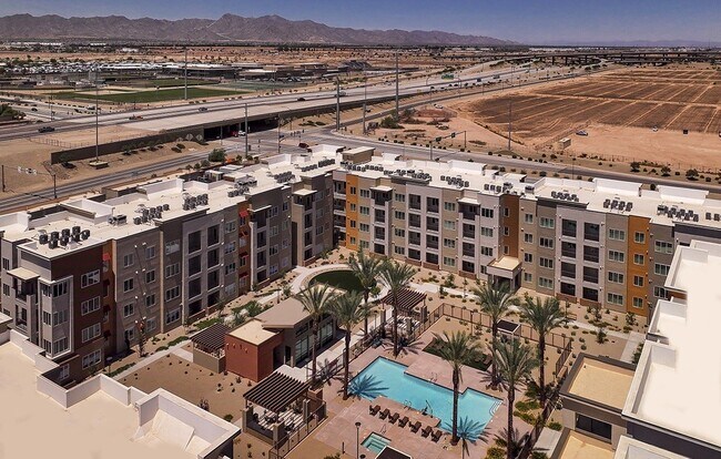 Foto del edificio - Suncrest Vista at Canyon Trails 55+ Apartm...