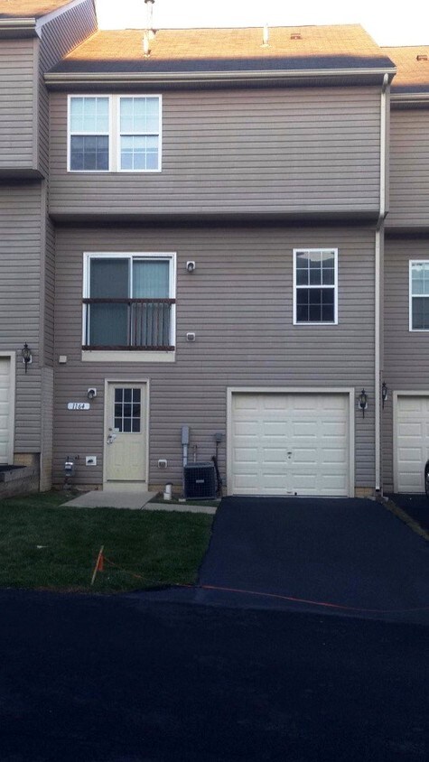 Primary Photo - 1164 Blue Bird Ln