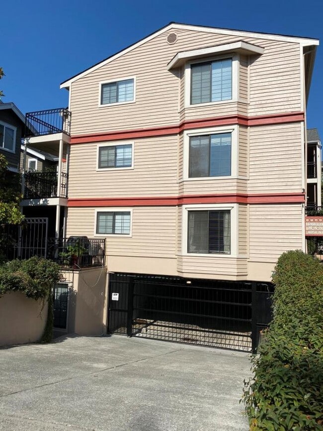 Building Photo - 1 bedroom in Seattle WA 98105