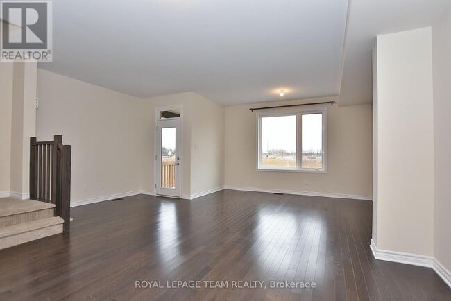 Building Photo - 30 Rookie Cres