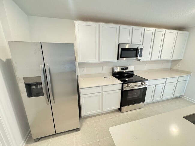 Foto del edificio - AVAILABLE NOW! BRAND NEW 3 Bedroom/2 Bath ...
