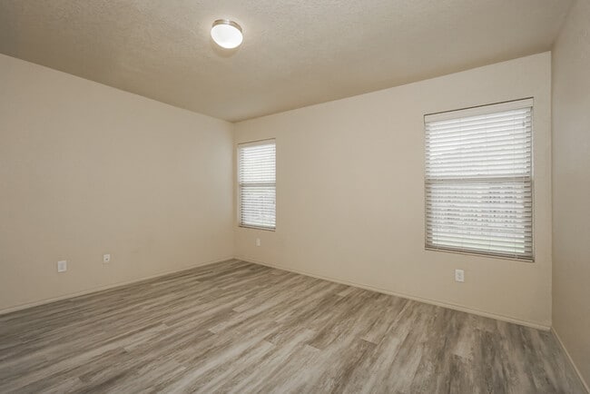Building Photo - 2926 Aspen Mdw