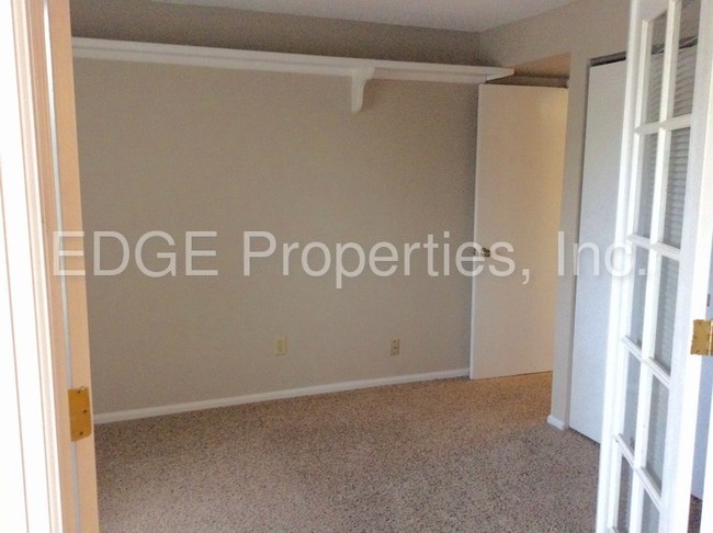 Building Photo - 491 S Kalispell Way