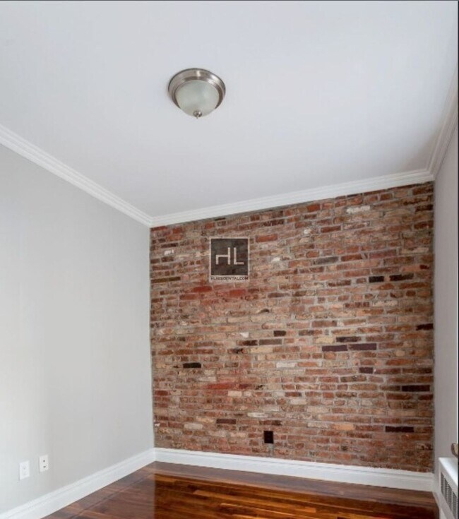 Building Photo - LEXINGTON AVE. AVAILABLE 9/1