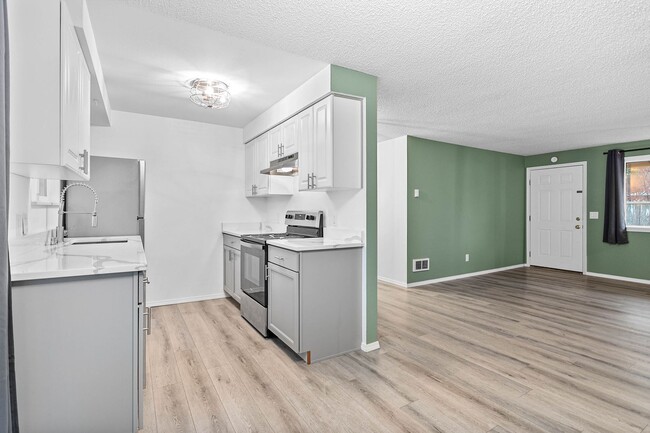 Building Photo - 2425 Spruce St