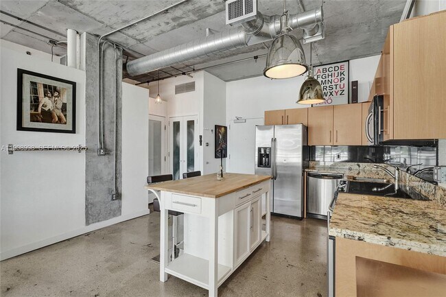 Foto del edificio - 444 NE 30th St