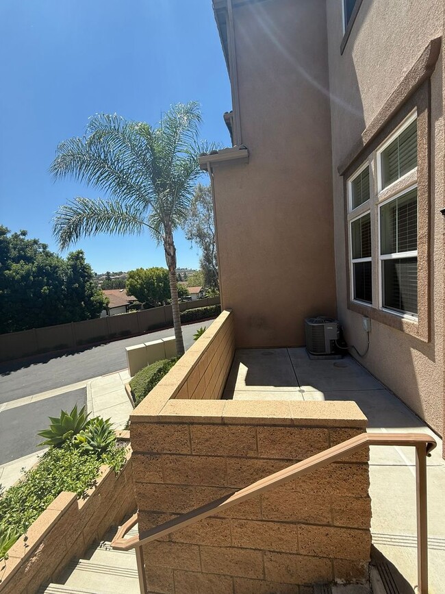 Foto del edificio - Beautiful Lake San Marcos Home - Offered b...