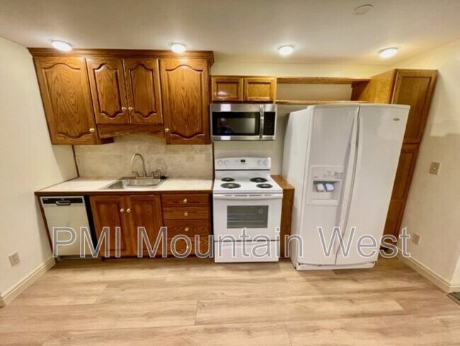 Foto del edificio - 2621 Cypress Way