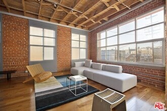 Building Photo - 500 Molino St