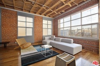 Building Photo - 500 Molino St