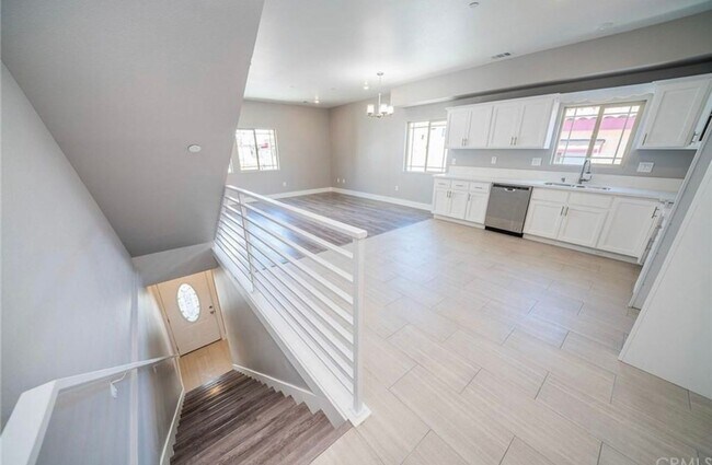 Foto del edificio - 850 W 165th Pl
