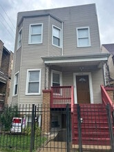 Building Photo - 2414 N Lawndale Ave