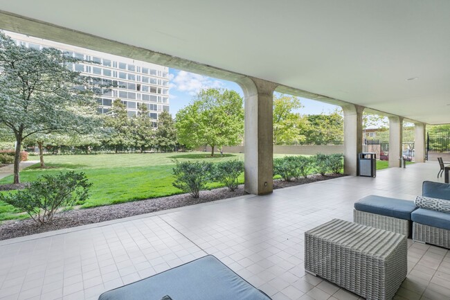 Foto del edificio - Stunning 1 BR/1 BA Condo in Southwest Wate...