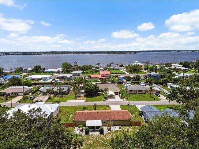 Foto del edificio - 4612 8th St Ct E