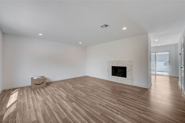 Building Photo - 571 Greenbriar Townhouse Way