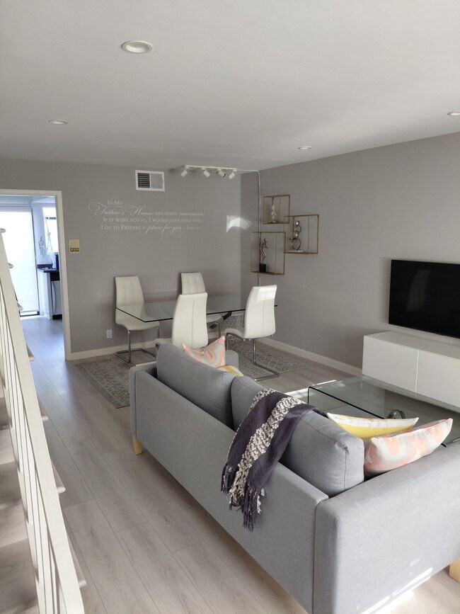 Foto del edificio - 9325 Sunland Park Dr