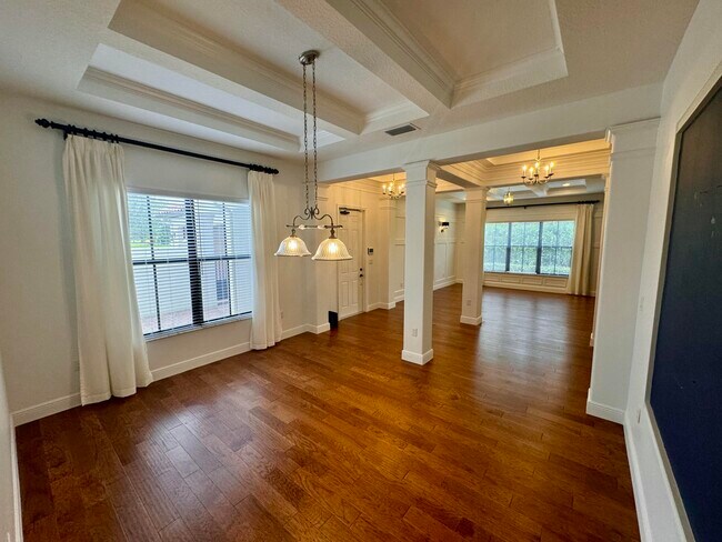 Building Photo - 4970 Avila Ave