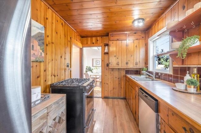 Building Photo - 50 Beulah Dr