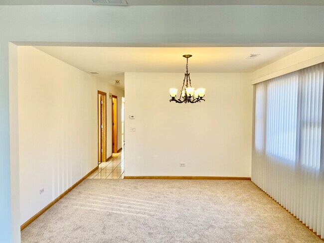 Foto del edificio - 6340 N Mobile Ave