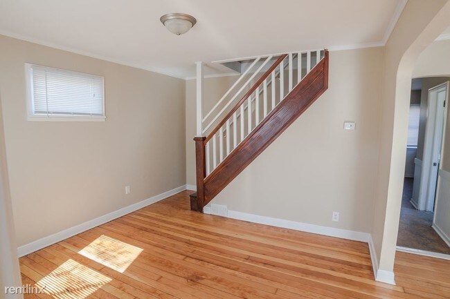 Building Photo - 3 br, 1 bath House - 357 Maryland Avenue E