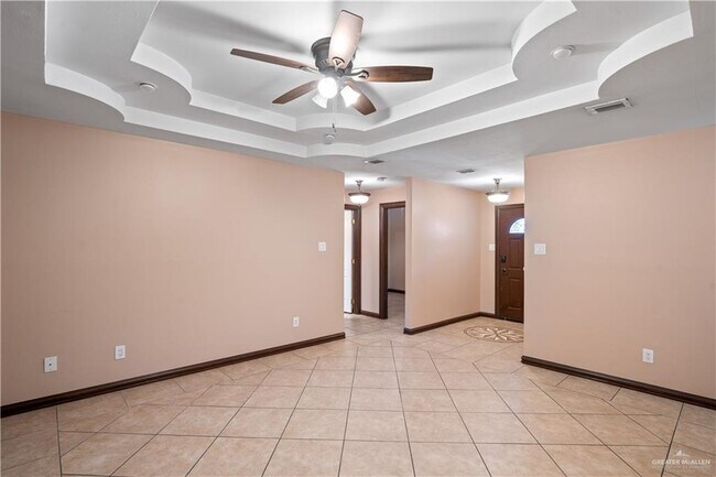 Foto del edificio - 20 Silverado Dr E