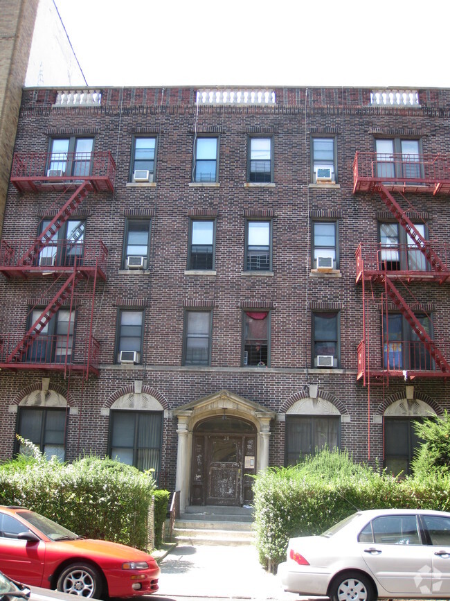 Building Photo - 28 E 17th St