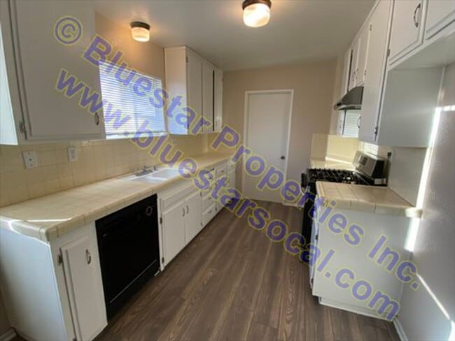 Building Photo - Now Available!!!  Single Story Home, Apple Valley With Large Lot