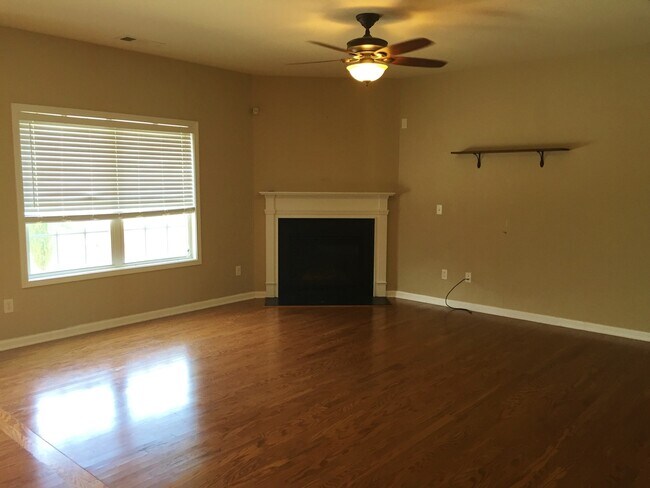 Foto del edificio - Simpsonville, 4bd/2.5ba, 2400+sf