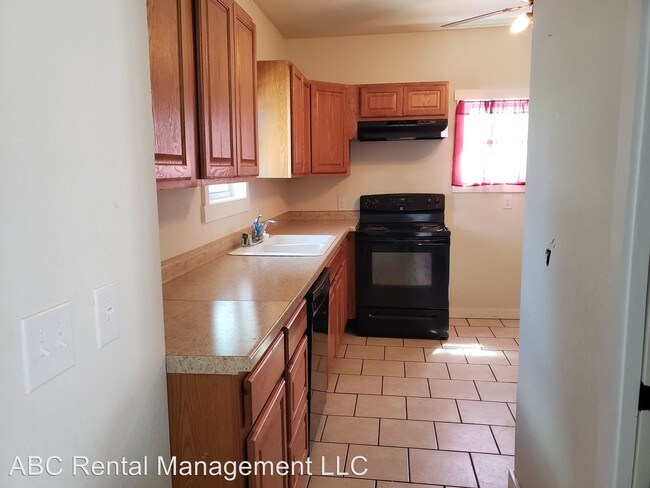 Building Photo - 2 br, 1 bath Apartment - 621 Lincoln Ave