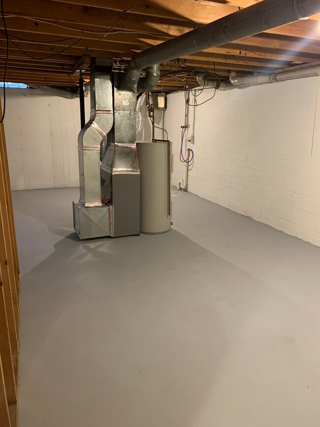 Unfinished basement - 475 W Mae Rose Ave