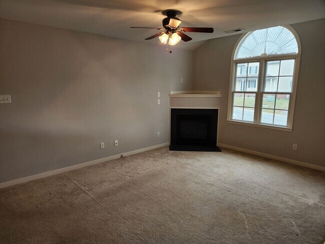 Building Photo - 3 Bed 2 Bath Rancher - Chesterfield-Bird H...