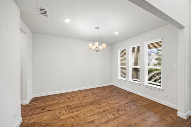 Foto del edificio - 4627 Clear Creek Dr