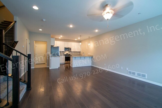 Building Photo - Gorgeous-Like new Town Home