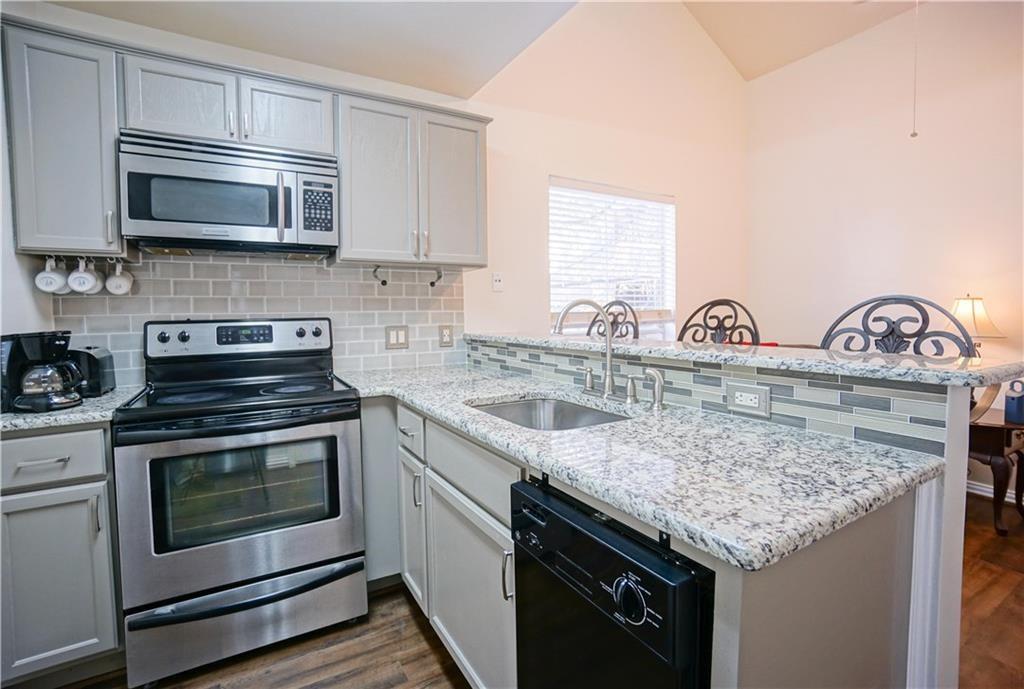 Primary Photo - 2313 Longview St