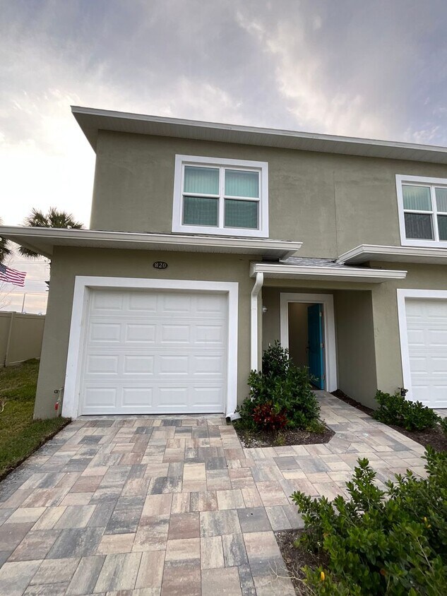 Foto principal - 820 Paddleboard Ct
