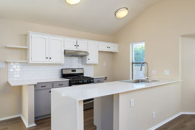 Building Photo - 1704 Juniper Trail