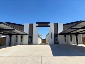 Building Photo - 21 N Emerald Ave