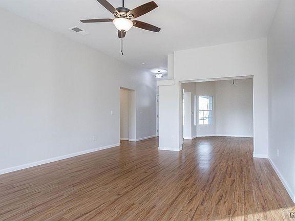 Building Photo - 5523 Veneto St