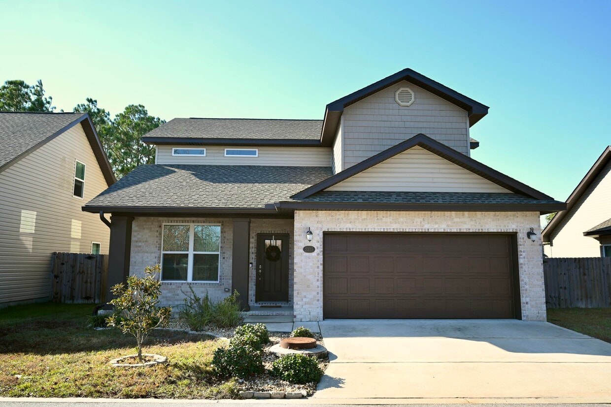 Primary Photo - 2315 Hadleigh Hills Ct